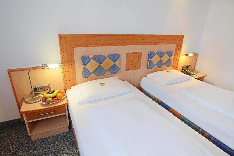 Plaza Kongresshotel Europe Stuttgart Rum bild